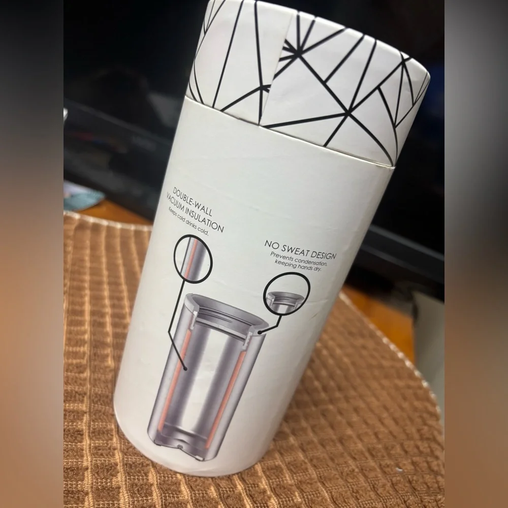 Vmini Black Can Cooler - Picture 5 of 5